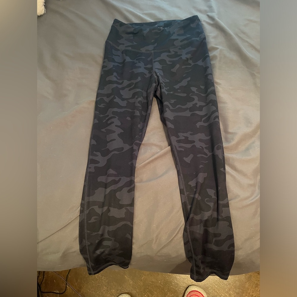 Black camouflage leggings